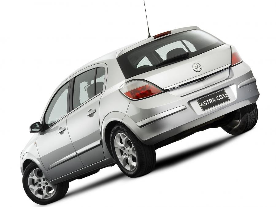  Holden Astra 5-Door 2005 года  (фото 9 из 16)
